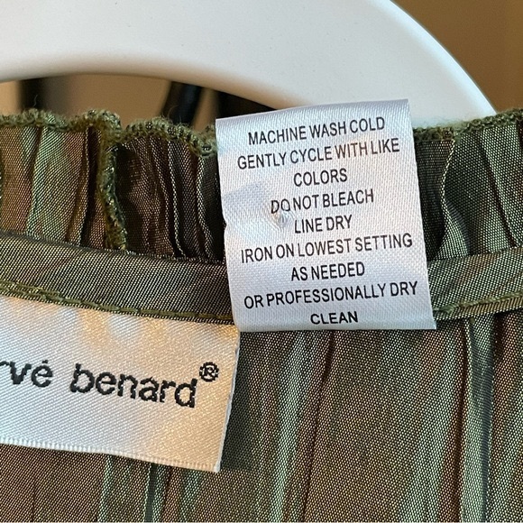 Green Ruffled Blouse - Picture 4 of 11